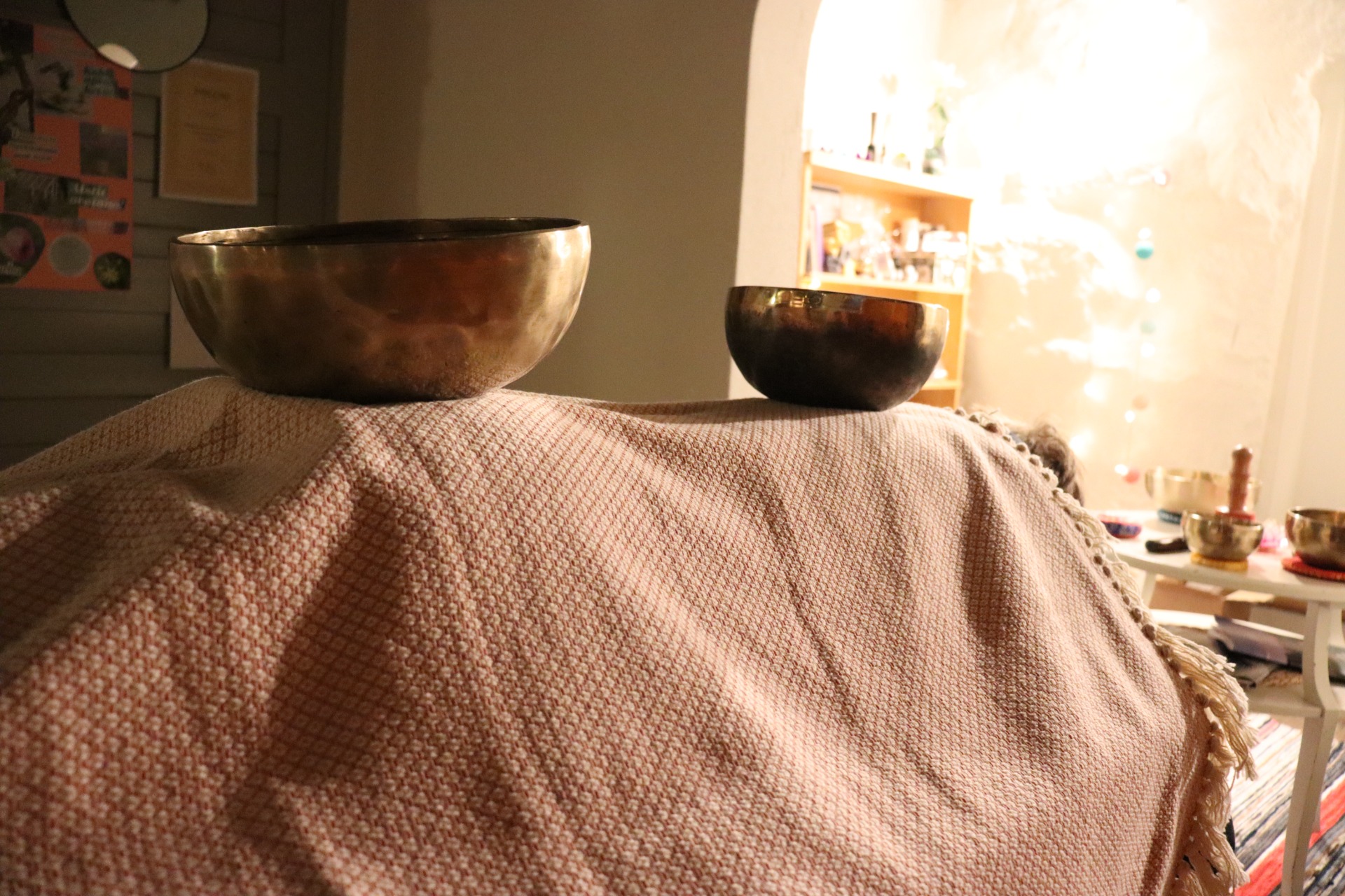 Äänimaljojen värähtely kulkee kehon nesteissä tasapainottaen