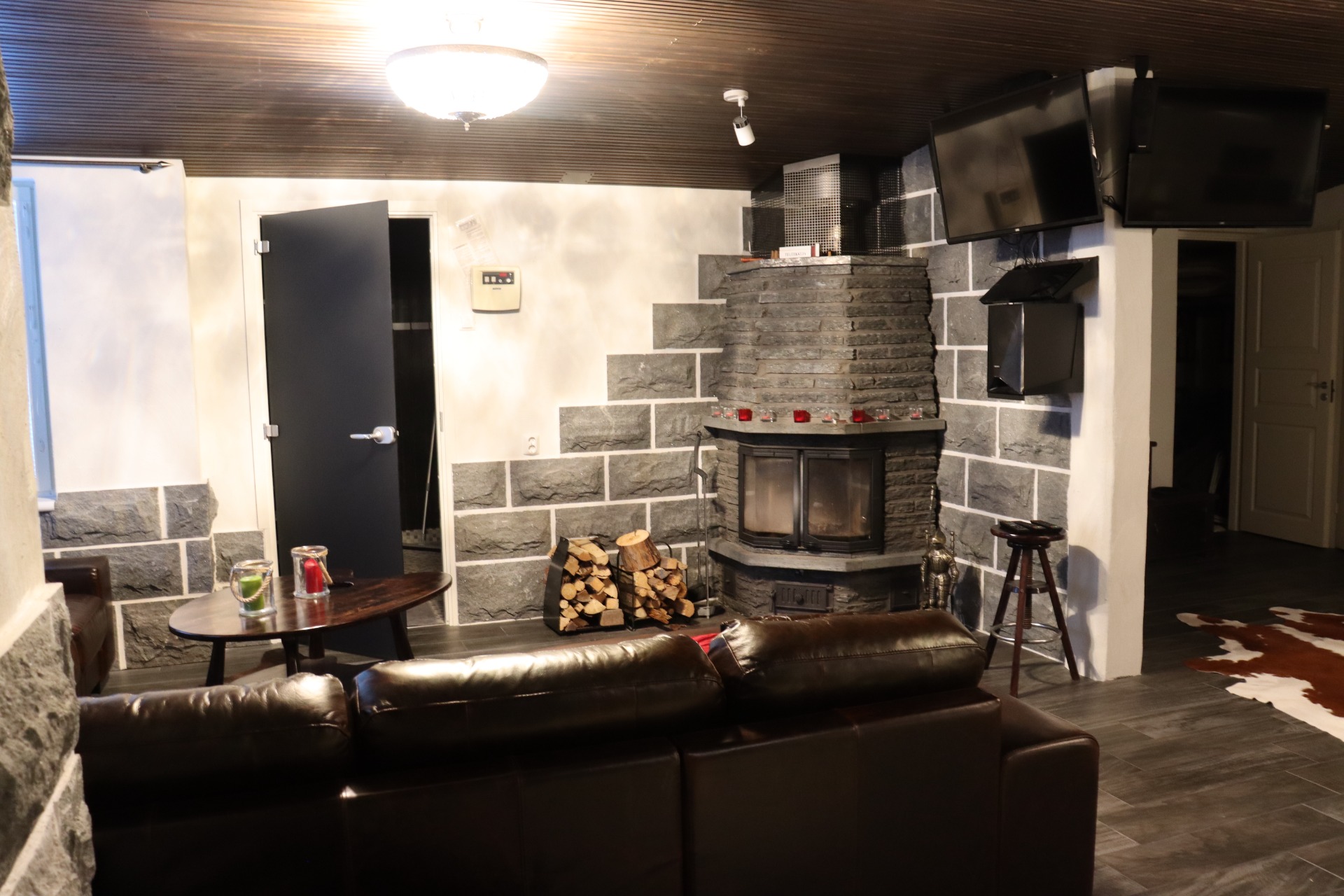 Tilava oleskelutila perheille ja ryhmille